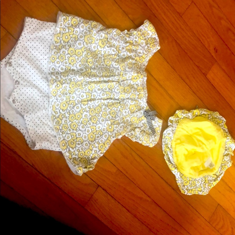 One piece outfit and matching hat - Picture 1 of 1